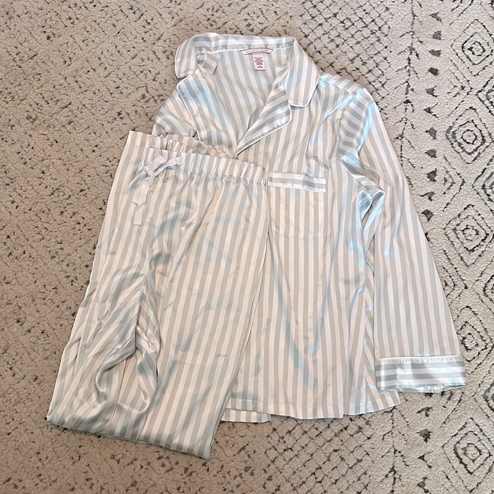 Victoria Secret Pajama Set